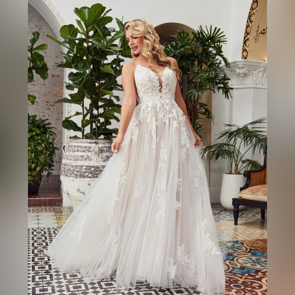 Casablanca Bridal Wedding Dress style BL354 Callie